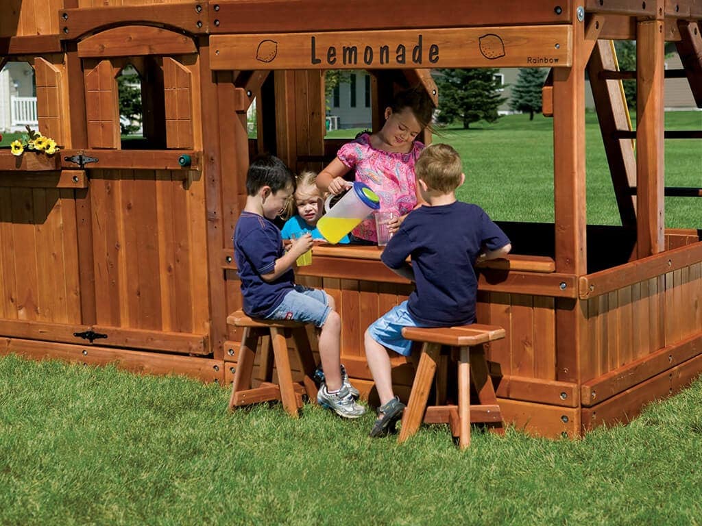 156 Lemonade Stand with Stools